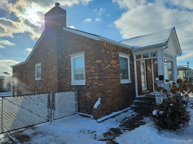 6876 Continental Avenue, Warren, MI 48091