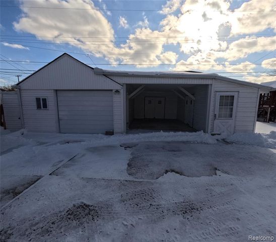 6876 Continental Avenue, Warren, MI 48091