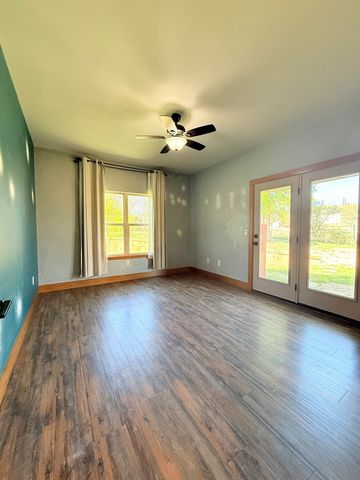 144 Homer Dr, Kerrville, TX 78028