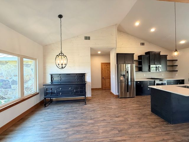 144 Homer Dr, Kerrville, TX 78028