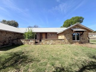 144 Homer Dr, Kerrville, TX 78028