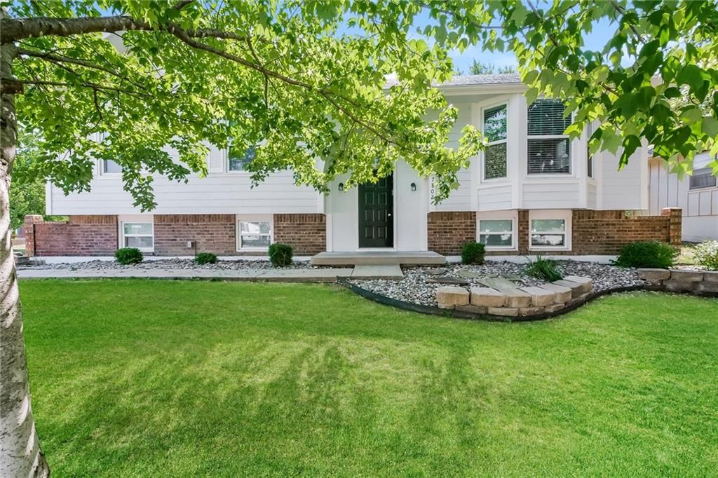 7802 E 170th Street, Belton, MO 64012