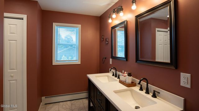 26 Glenwood Street, Guilderland, NY 12203