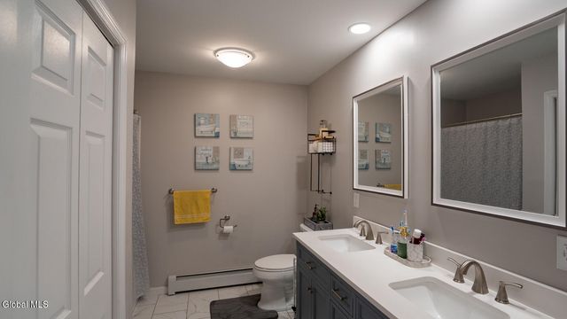26 Glenwood Street, Guilderland, NY 12203