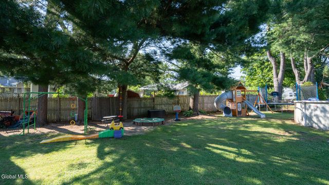 26 Glenwood Street, Guilderland, NY 12203