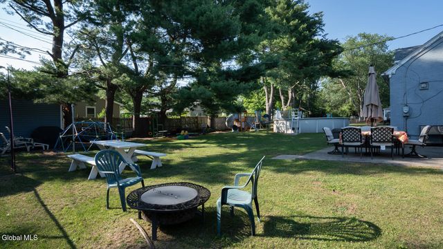 26 Glenwood Street, Guilderland, NY 12203