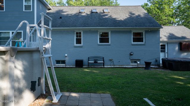 26 Glenwood Street, Guilderland, NY 12203