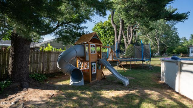 26 Glenwood Street, Guilderland, NY 12203
