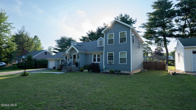 26 Glenwood Street, Guilderland, NY 12203