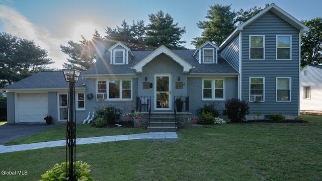 26 Glenwood Street, Guilderland, NY 12203