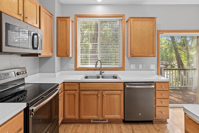 810 Trenton Lane N, Plymouth, MN 55441