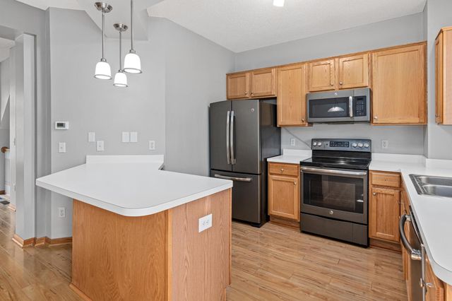 810 Trenton Lane N, Plymouth, MN 55441