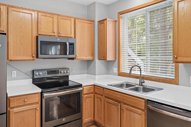 810 Trenton Lane N, Plymouth, MN 55441