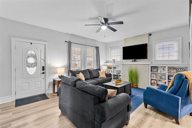 404 Lexington Avenue, Thomasville, NC 27360