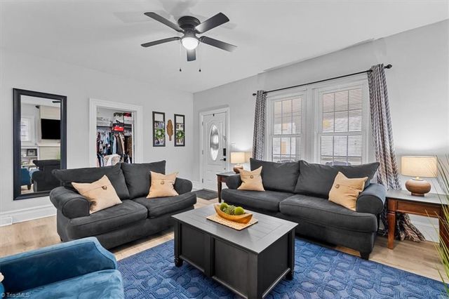 404 Lexington Avenue, Thomasville, NC 27360