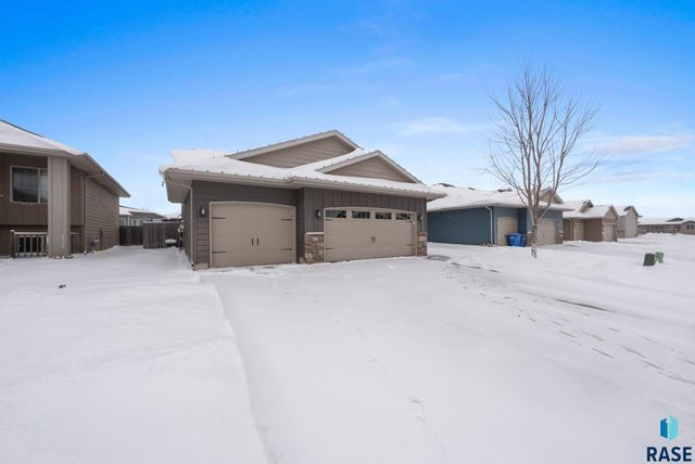 7900 W Pettigrew Ln Lane, Sioux Falls, SD 57106