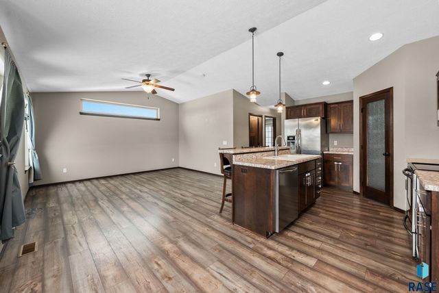 7900 W Pettigrew Ln Lane, Sioux Falls, SD 57106