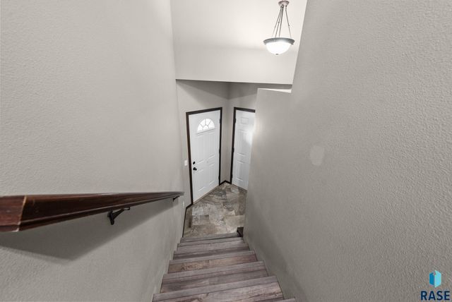 7900 W Pettigrew Ln Lane, Sioux Falls, SD 57106