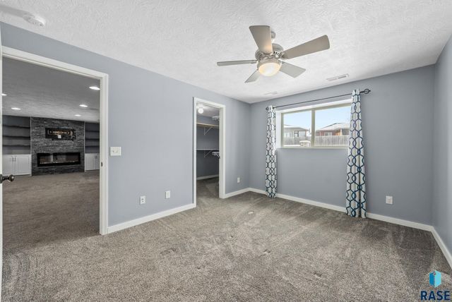 7900 W Pettigrew Ln Lane, Sioux Falls, SD 57106