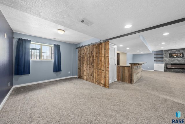 7900 W Pettigrew Ln Lane, Sioux Falls, SD 57106