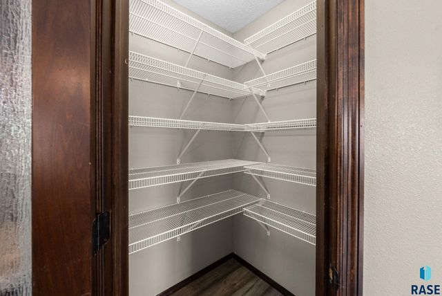 7900 W Pettigrew Ln Lane, Sioux Falls, SD 57106