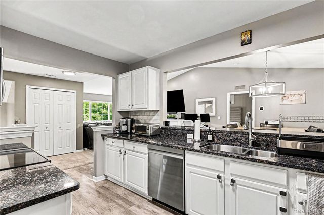 16440 Dominion Drive, Macomb Township, MI 48044
