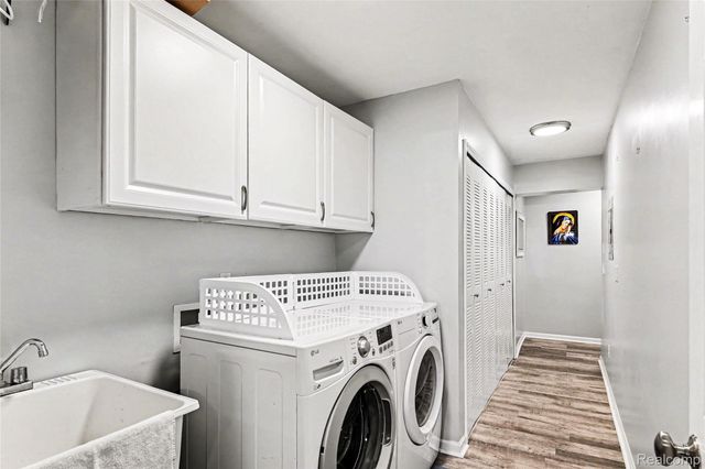 16440 Dominion Drive, Macomb Township, MI 48044