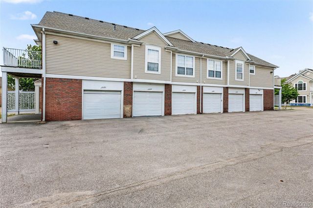 16440 Dominion Drive, Macomb Township, MI 48044