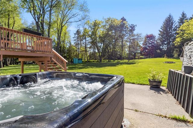 1250 Shotey Court, Milford, MI 48380