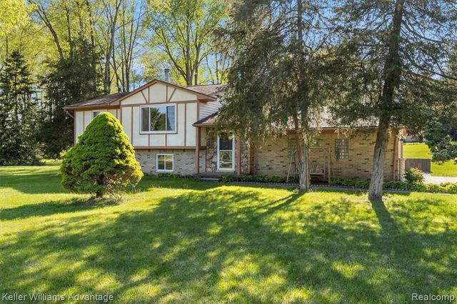 1250 Shotey Court, Milford, MI 48380