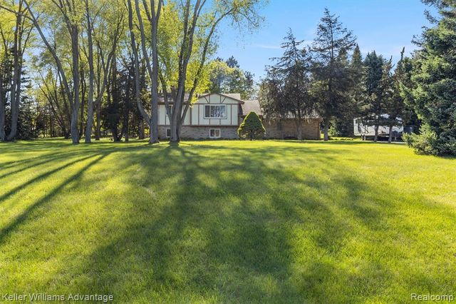 1250 Shotey Court, Milford, MI 48380