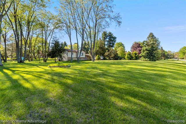 1250 Shotey Court, Milford, MI 48380