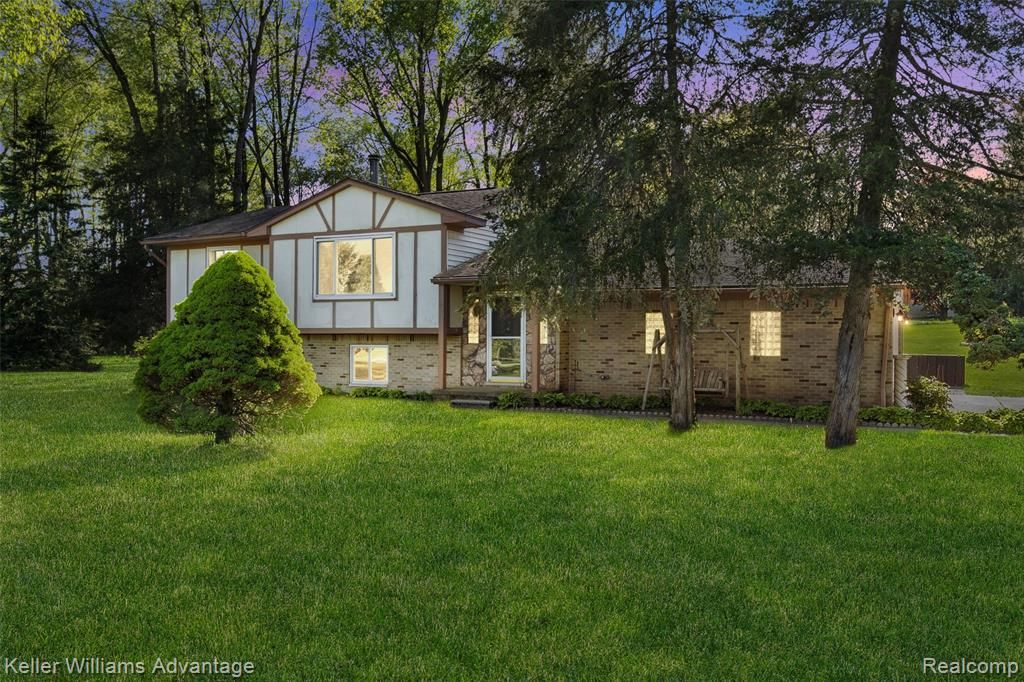 1250 Shotey Court, Milford, MI 48380
