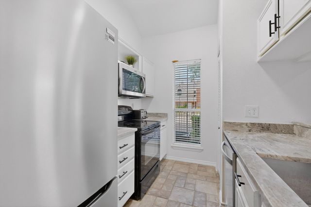 3910 Brandon Park Drive, Garland, TX 75044
