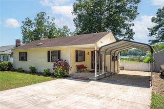 742 Shore Dr, Hartfield, VA 23071