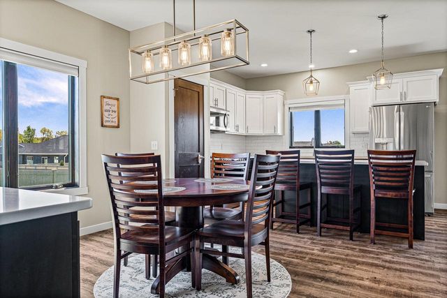648 Silver DRIVE, Holmen, WI 54636