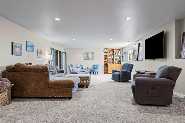648 Silver DRIVE, Holmen, WI 54636