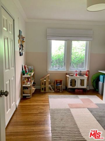 2905 Somerset Drive, Los Angeles, CA 90016