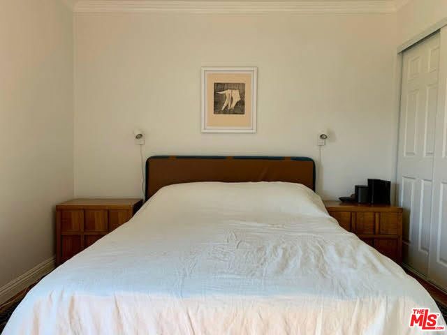 2905 Somerset Drive, Los Angeles, CA 90016