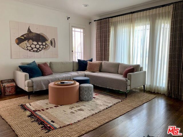 2905 Somerset Drive, Los Angeles, CA 90016