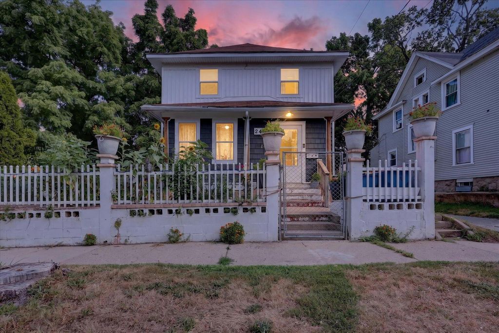 243 Delaware Street Se, City Of Grand Rapids, MI 49507