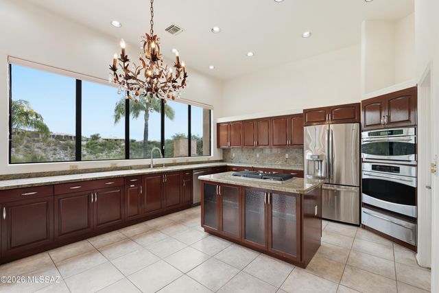 6520 N Regal Manor Drive, Tucson, AZ 85750