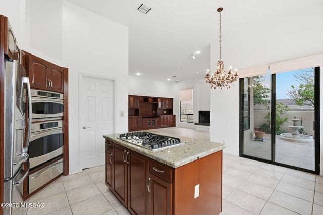 6520 N Regal Manor Drive, Tucson, AZ 85750