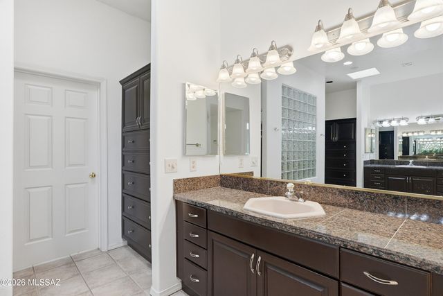 6520 N Regal Manor Drive, Tucson, AZ 85750