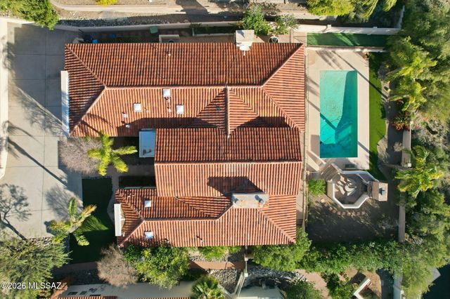 6520 N Regal Manor Drive, Tucson, AZ 85750