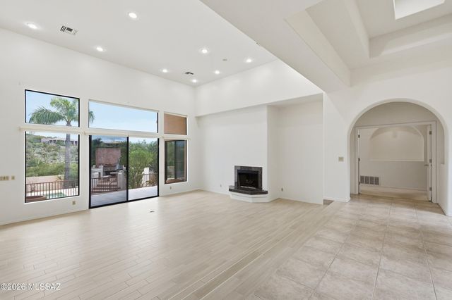 6520 N Regal Manor Drive, Tucson, AZ 85750