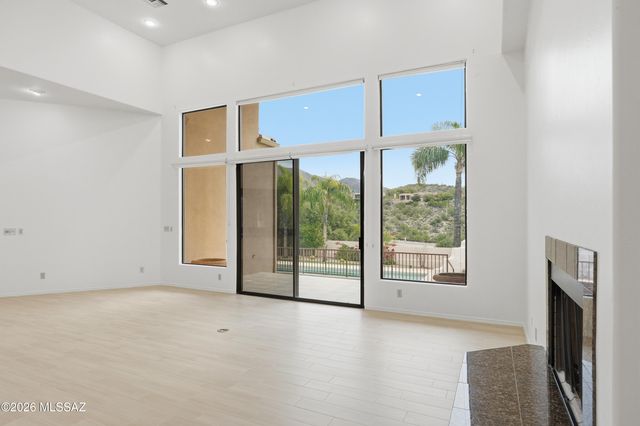 6520 N Regal Manor Drive, Tucson, AZ 85750