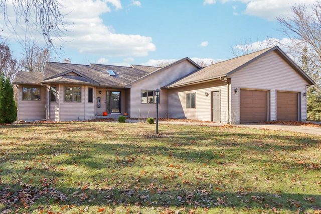 N2171 Lake Drive, Lodi, WI 53555