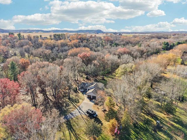 N2171 Lake Drive, Lodi, WI 53555