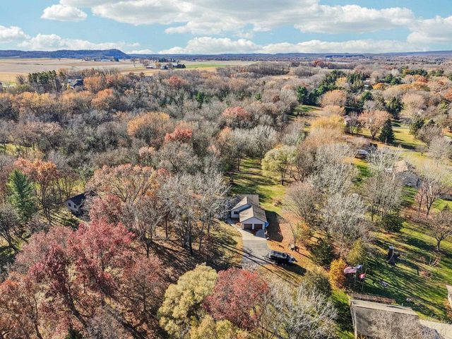 N2171 Lake Drive, Lodi, WI 53555